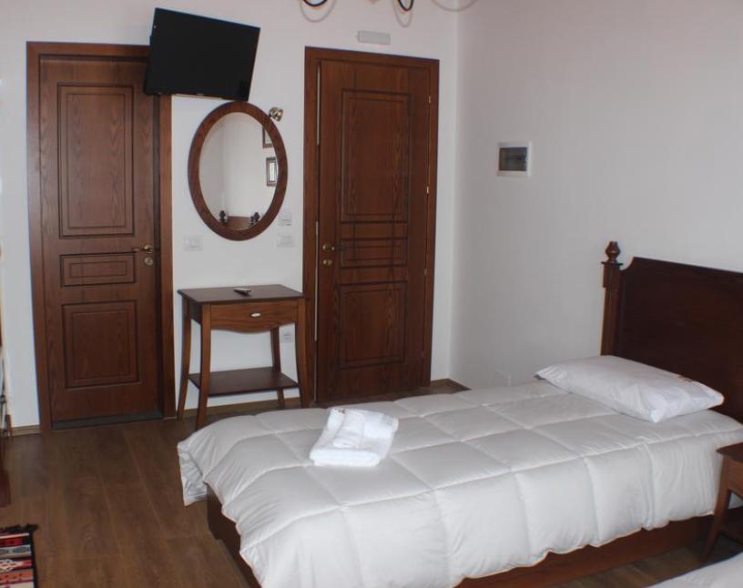 Hotel Bineri Gjirokastra Zewnętrze zdjęcie